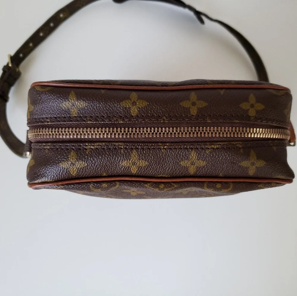 Louis Vuitton Brown Monogram Crossbody Bag - Picture 4 of 8